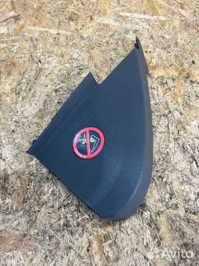 Накладка торпедо правая Ford Focus 2 2010