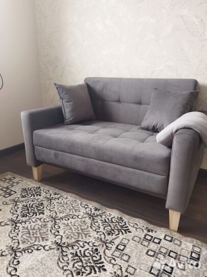 Диван маленький