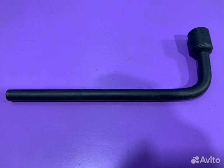 Балонник Ключ балонный LADA largus ларгус