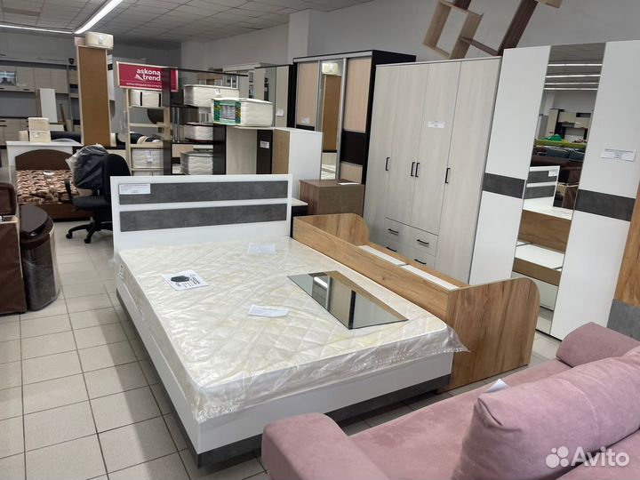 Тумба прикроватная