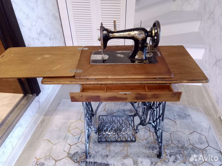 Швейная машинка зингер ножная