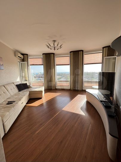 2-к. квартира, 67 м², 6/8 эт.