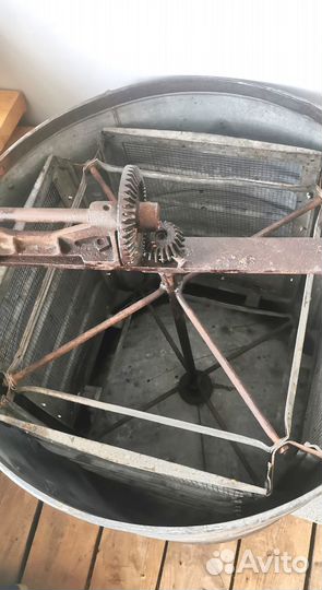 Медогонка 4 рамочная бу