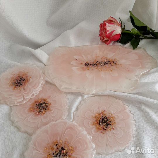 Набор: блюдо и подстаканники