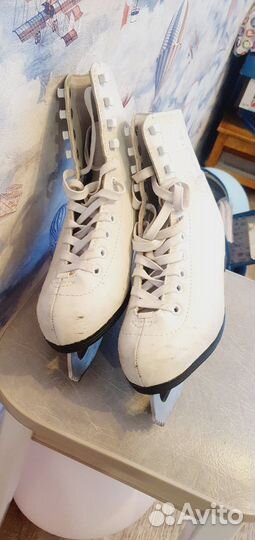 Коньки фигурные женские Oxelo 35рр