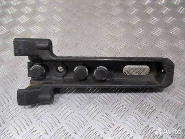 Кронштейн глушителя Mercedes-Benz A9604912015