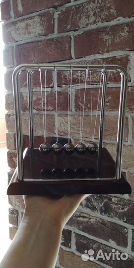 Настольный маятник