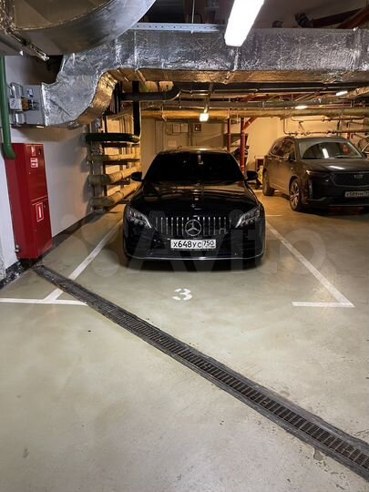 Машиноместо, > 30 м²