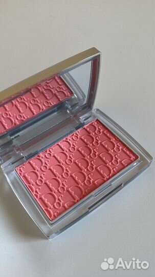 Румяна Dior backstage 004 coral