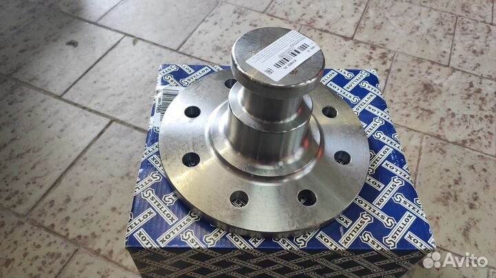 Шкворень полуприцепа 2'' болт сверху