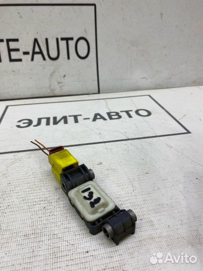 Датчик удара Audi A3 8P 2010