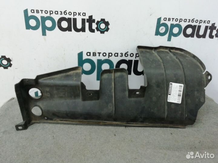 Направляющая воздушного потока правая 628224AA1A