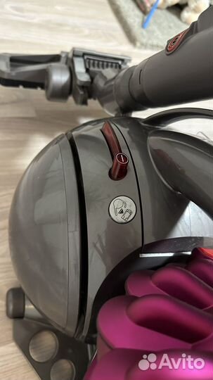 Пылесос Dyson ball DC30c tangle free