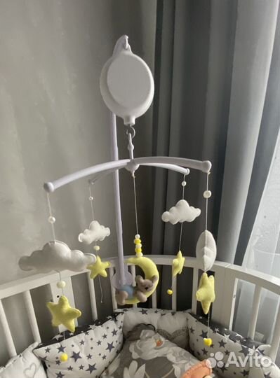 Мобиль для детской кроватки
