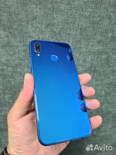 Смартфон Huawei P20 Lite