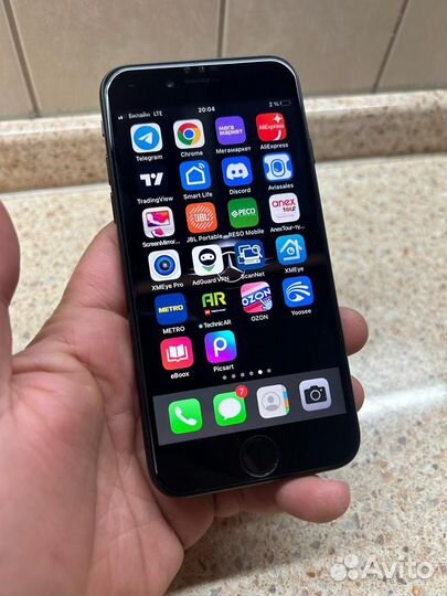 iPhone SE, 64 ГБ