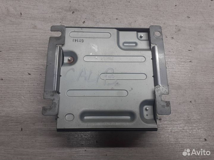 Усилитель магнитолы Dodge Caliber