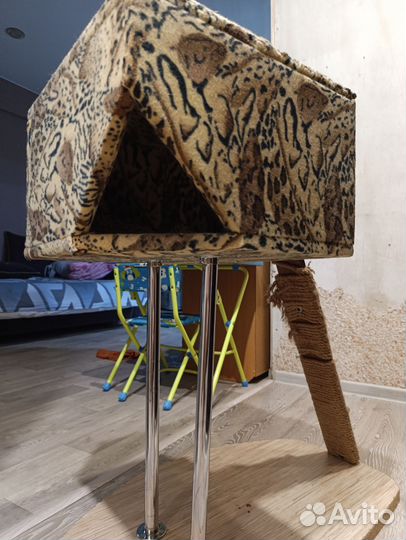 Домик для кошки с когтеточкой бу