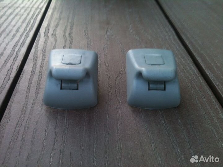 Форд Фокус 2 2007г. крючки солнечных козырьков