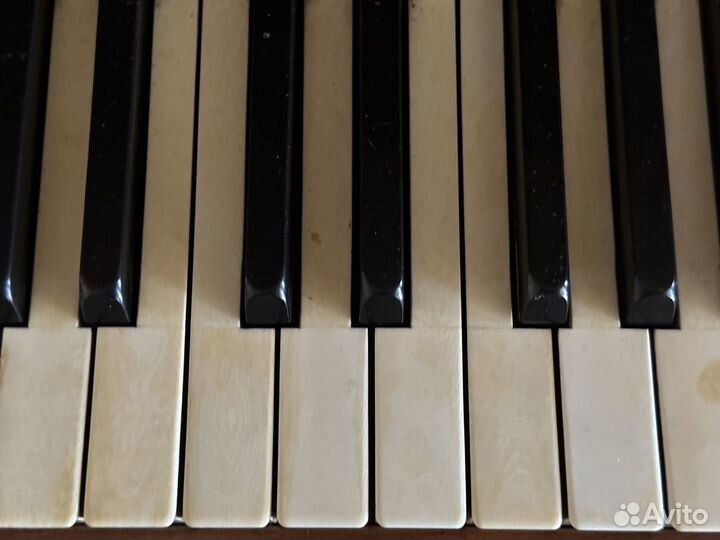 Антикварное пианино