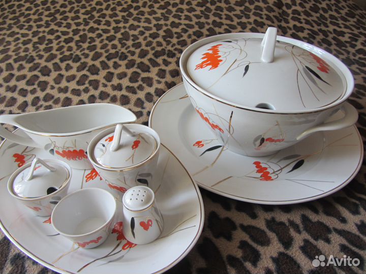 Набор посуды из 8 предметов