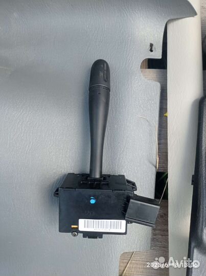 Подрулевой переключатель dodge caravan4