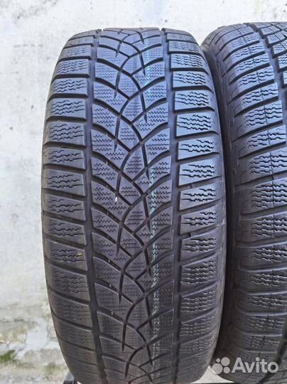 Goodyear UltraGrip Performance 235/55 R18 104H