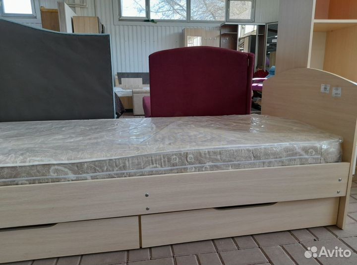 Кровать односпальная Лора