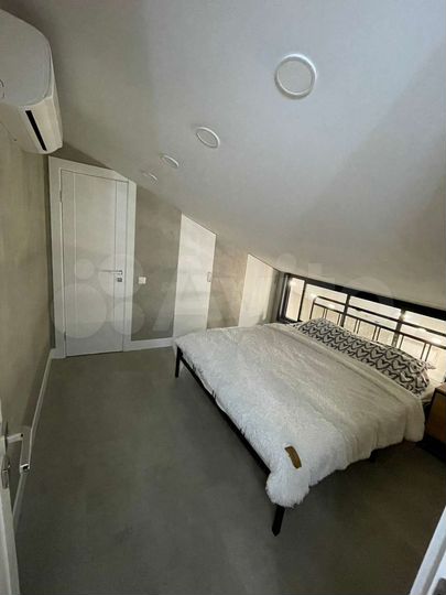 2-к. квартира, 65 м², 3/3 эт.