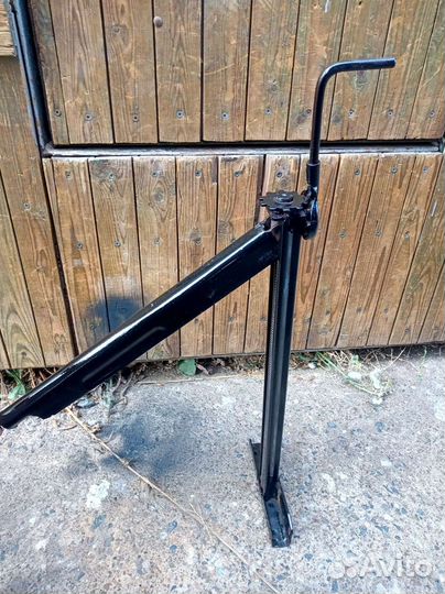 Домкрат винтовой форд