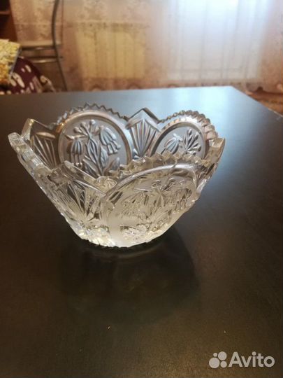 Хрустальная ваза