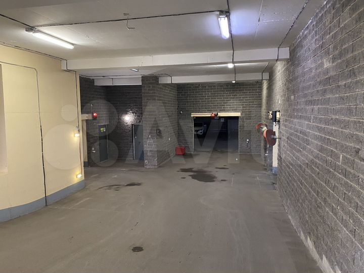 Машиноместо, 13 м²