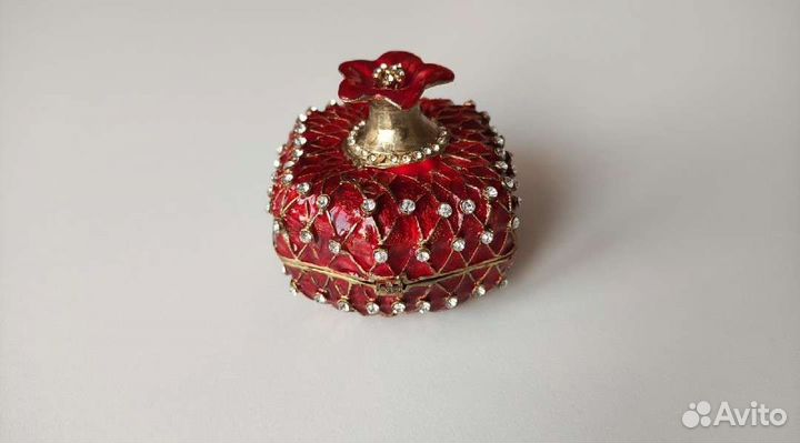 Шкатулка металлическая