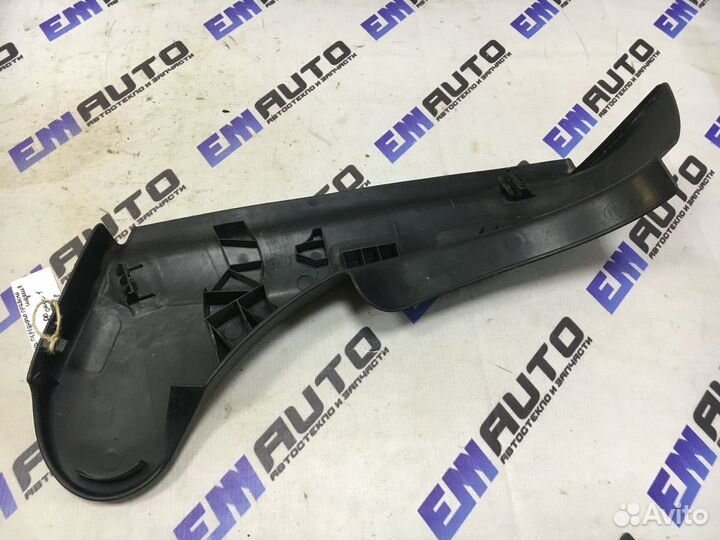 Накладка переднего правого сиденья Форд Фокус 1