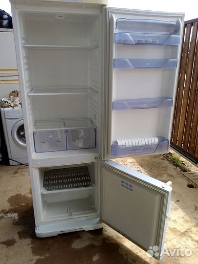 Холодильник бирюса