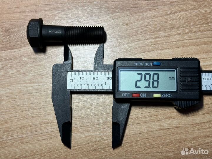 Крепеж трака для асфальтоукладчика Vogele