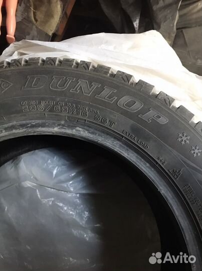 Dunlop SP Winter Ice 03 205/55 R16 97