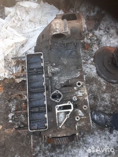 Головка,блок,коробка с раздаткой змз 402