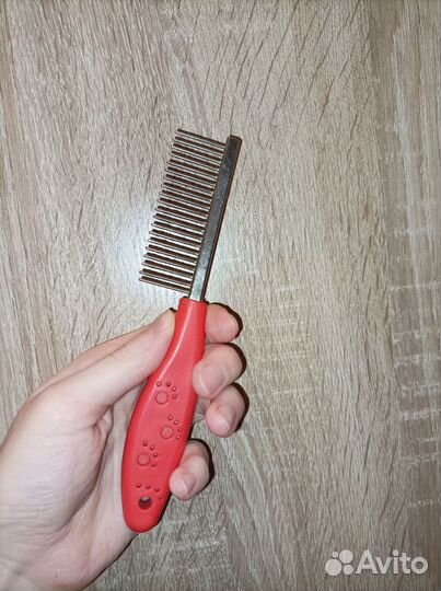 Расчёска для вычесывания шерсти животных