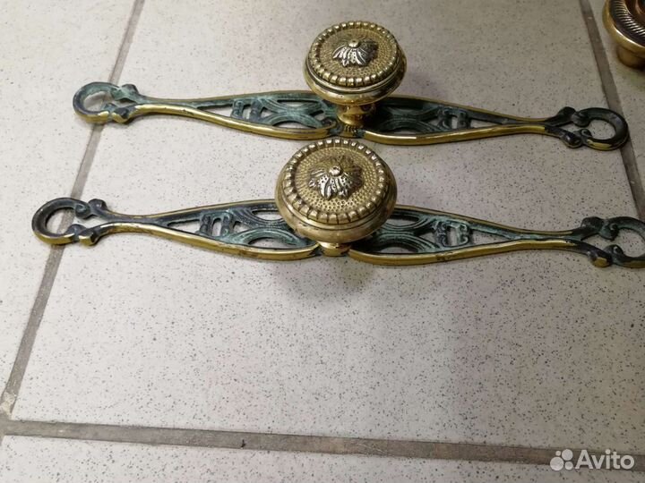 Старинные дверные ручки с накладками