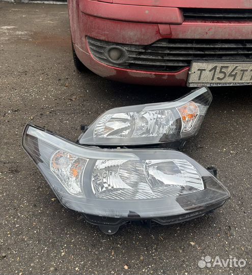 Передние фары Citroen C4