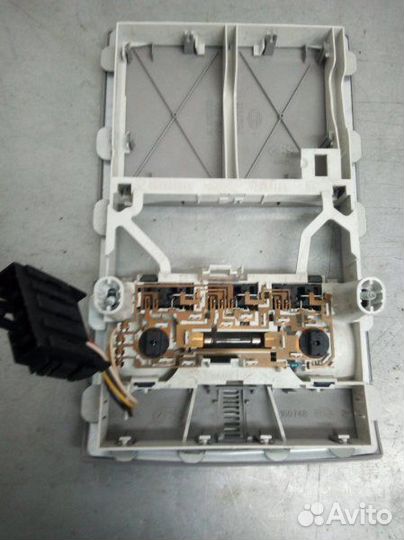 Плафон салонный Opel Astra H хэтчбек Z16XER