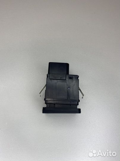 Кнопка стояночного тормоза Volkswagen Passat