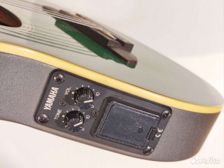 Электроакустическая гитара Yamaha apxt-1A