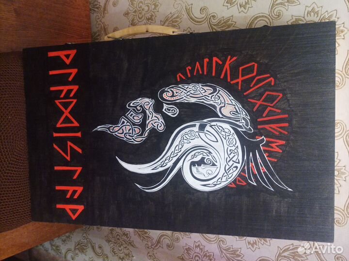 Рисунок на картонном холсте