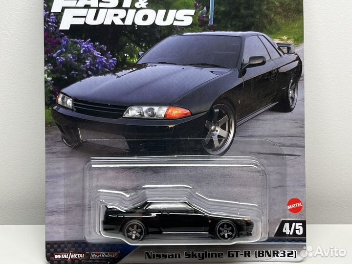 Hot wheels premium nissan skyline gt-r