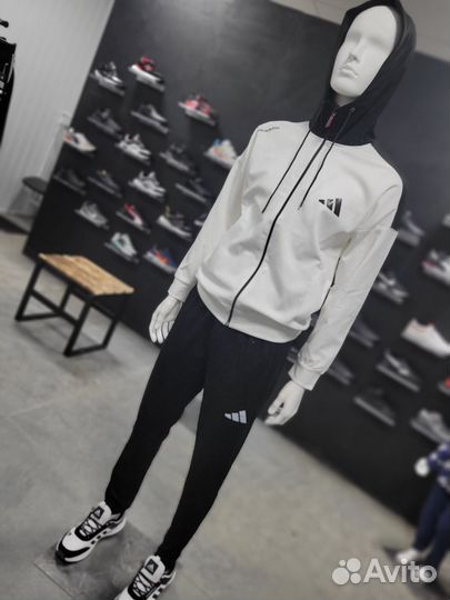 Спортивный костюм adidas