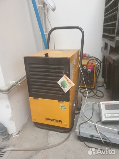 Осушитель воздуха Master DH752 be2