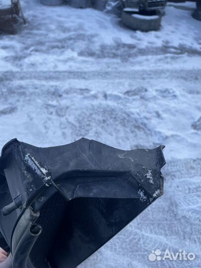 Жабо Hyundai Tucson NX4