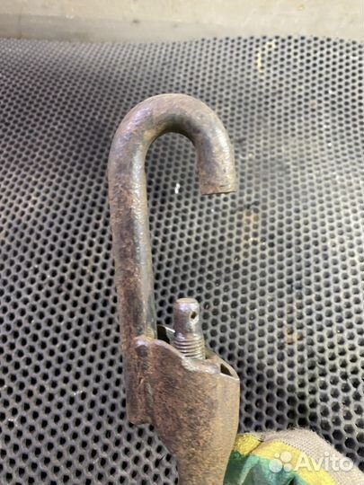 Болт крепления запаски Hyundai Santamo Сантамо